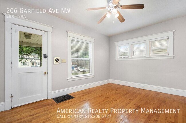Photo - 206 Garfield Ave NW