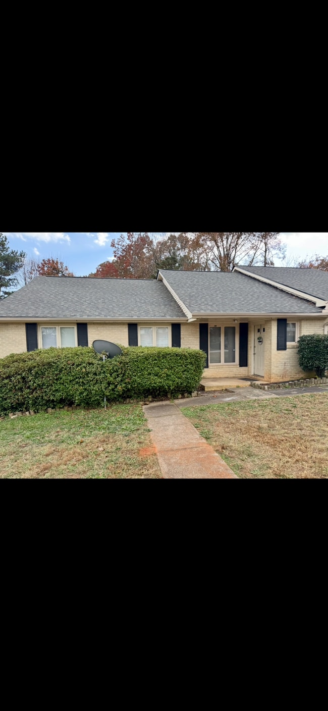 Building Photo - 2137 Fairway Ct SE Unit 2137