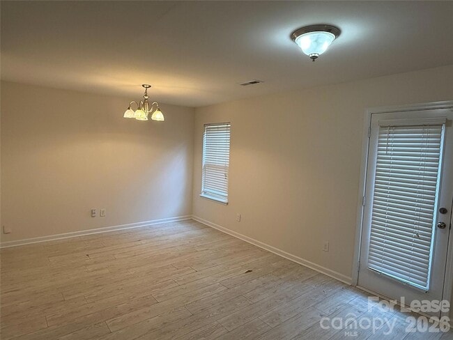 4820 Lynn Lee Cir