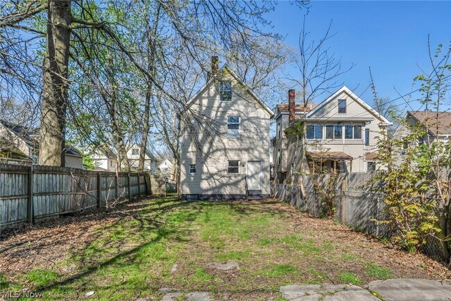 Photo - 2049 W 85th St Unidad UP