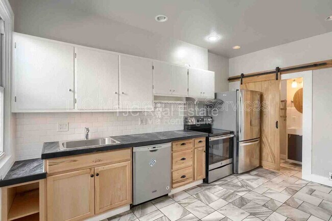 Photo - 460 S Lincoln St Unit 460