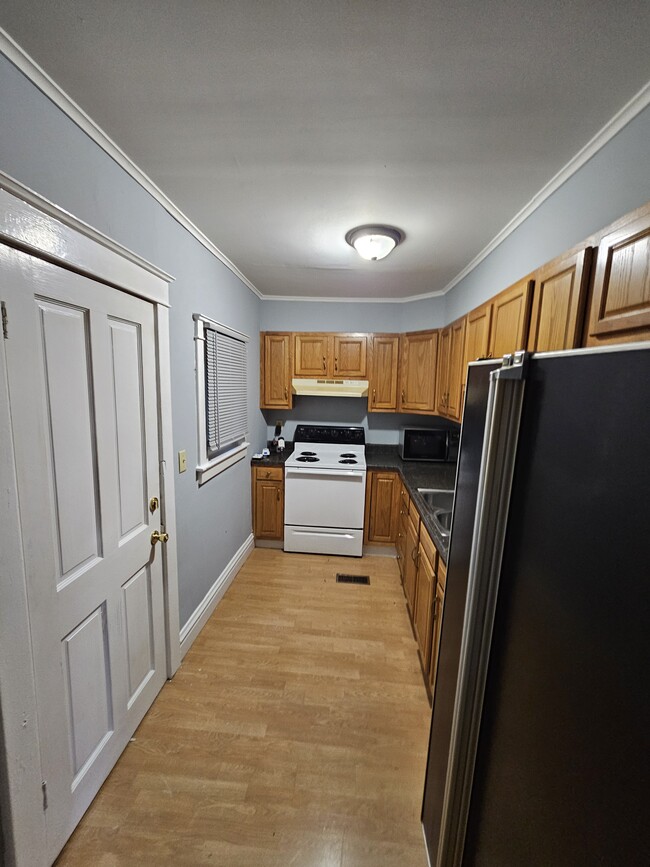 Photo - 430 W Clinton St Unit B