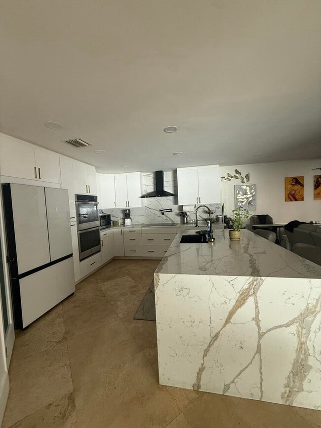 Photo - 6000 Adriatic Way