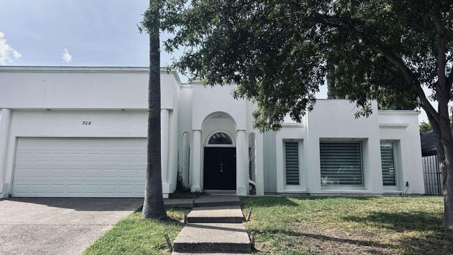 Building Photo - 308 Cambridge Loop