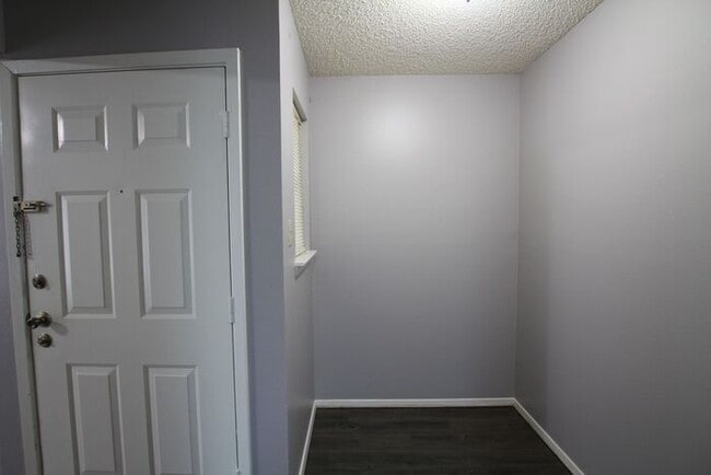 Photo - 1 Bed 1 Bath, Upstairs Apartment Unit at H...