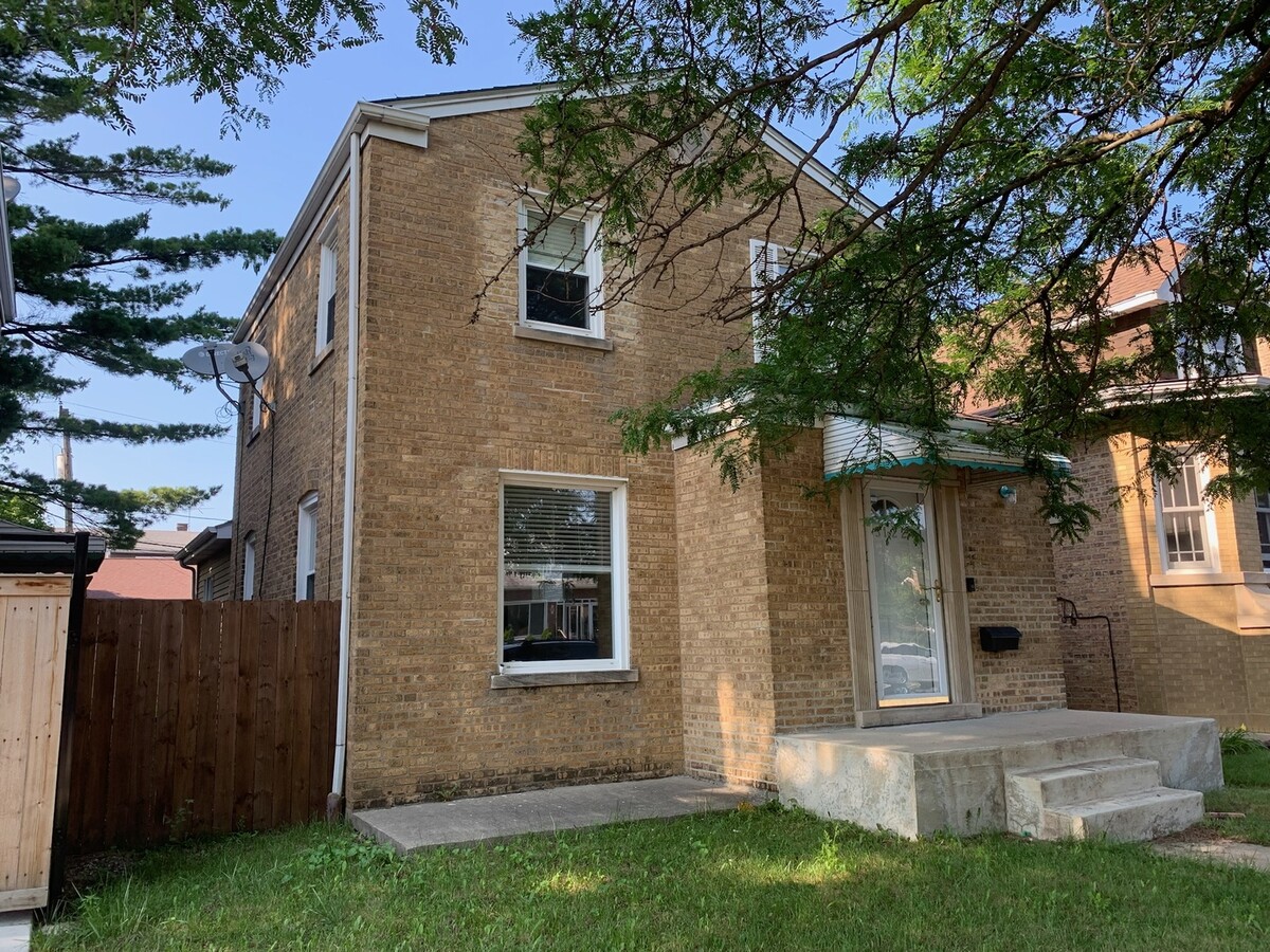 Photo - 5122 W Foster Ave Rental