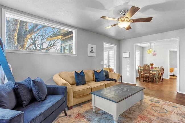 Photo - 520 E 17th Ave