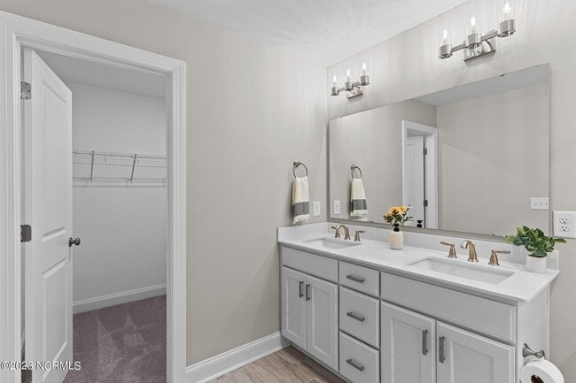 Photo - 1912 Seacottage Way