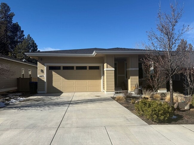 Building Photo - Beautiful 3 Bed/2.5 Bath Home in SE Bend - Ruby Peak Lane