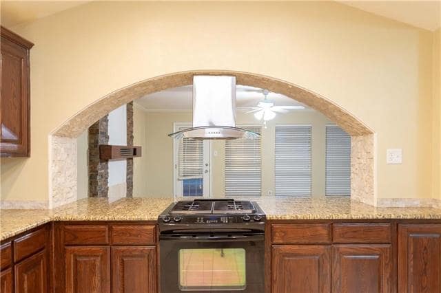 Photo - 310 Overland Dr