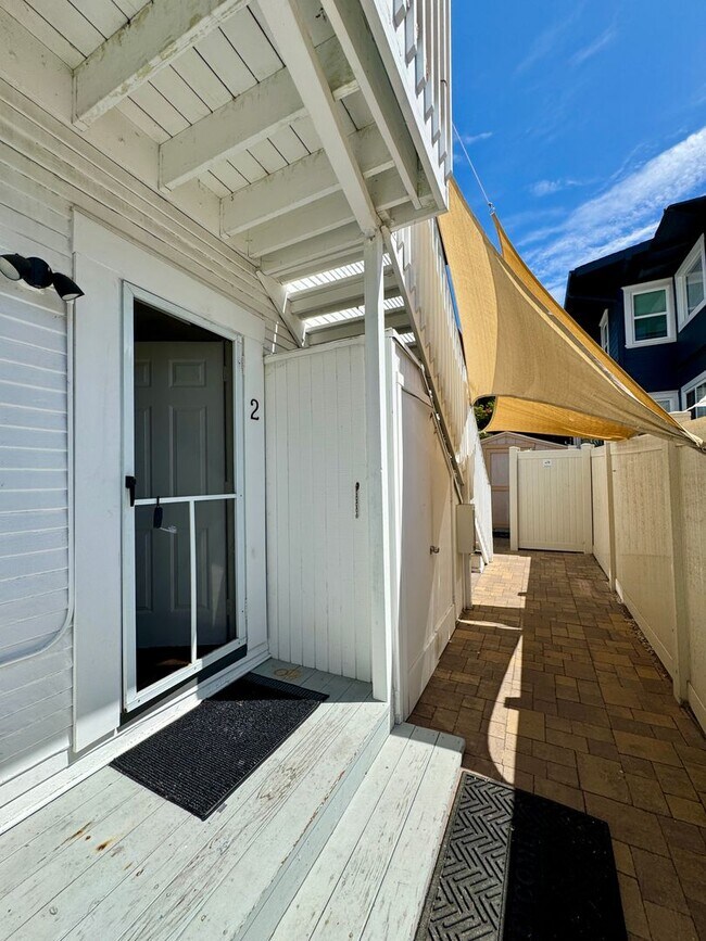 Photo - 2129 B St Unit #2