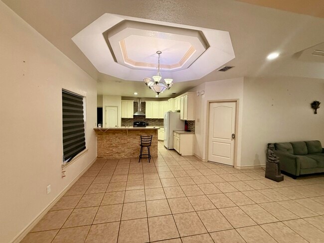 Photo - 405 Wren Point