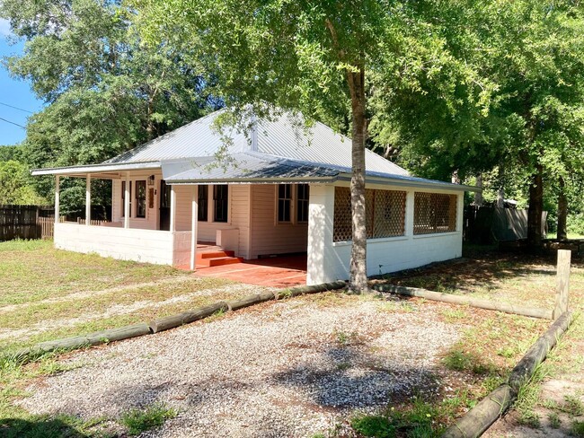 Photo - Crystal River Cottage!