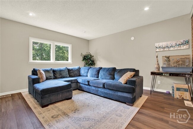 Photo - 299 Kennington Dr