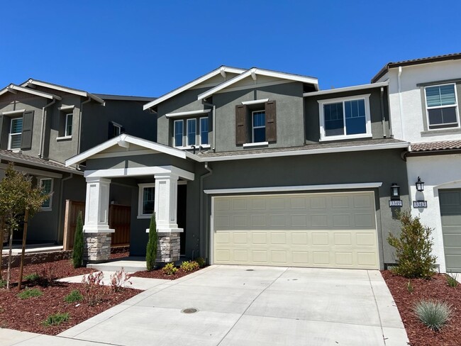 Newer Construction Home located in desirab... - Newer Construction Home located in desirab...