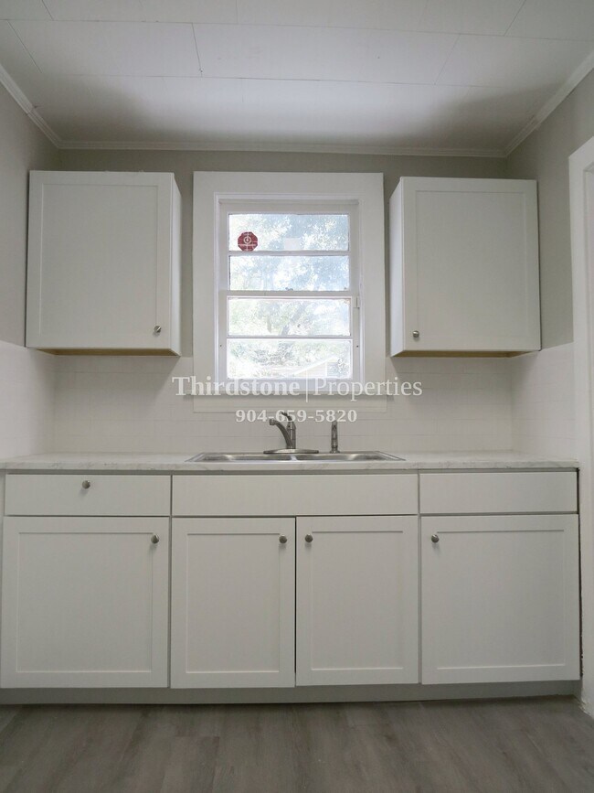 Photo - 2913 W 2nd St