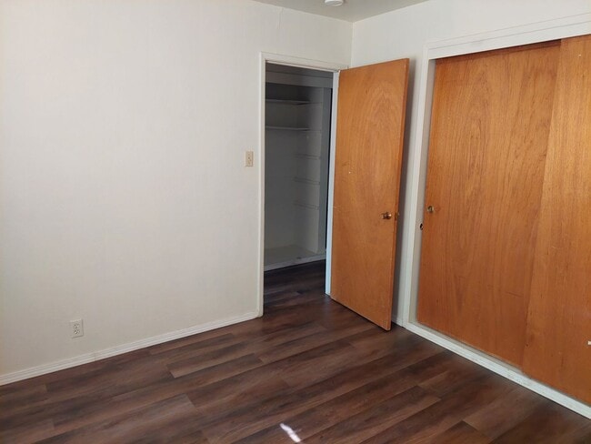 Photo - One bedroom apartment near Stateline Unit 14