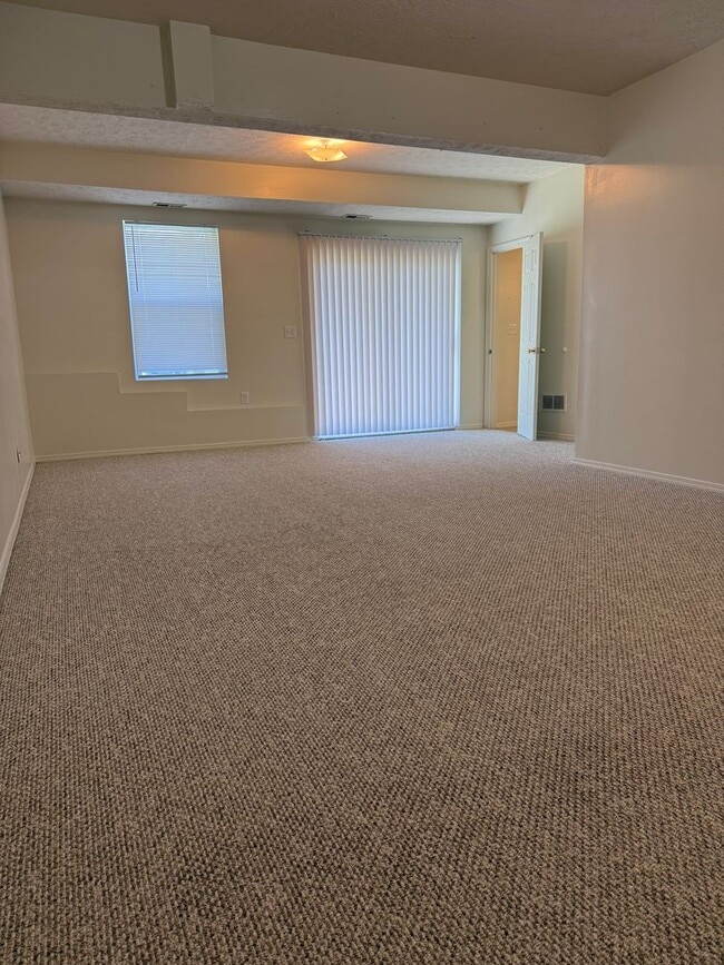 Photo - Whittington Commons Unit 1423 W Allen St