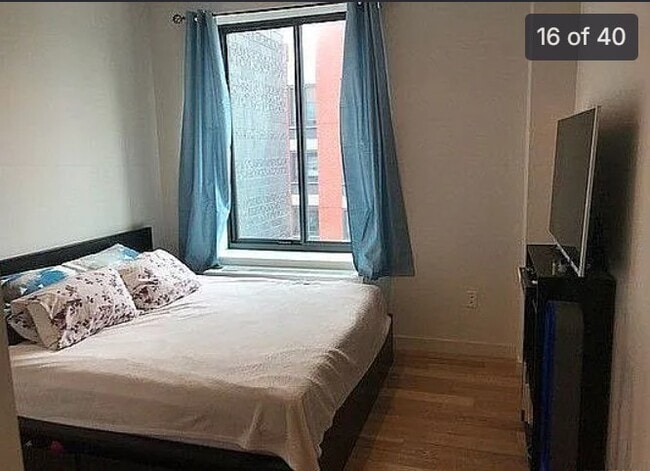 Bedroom with King Size Bed - 8 Vanderbilt Ave Unit 11J