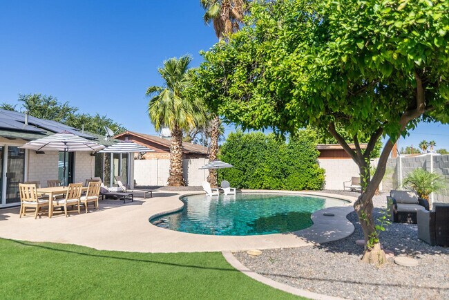 7435 E Granada Rd