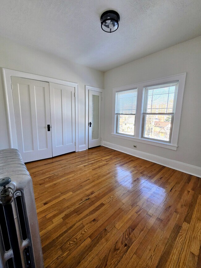 Bedroom - Virginia Apartments