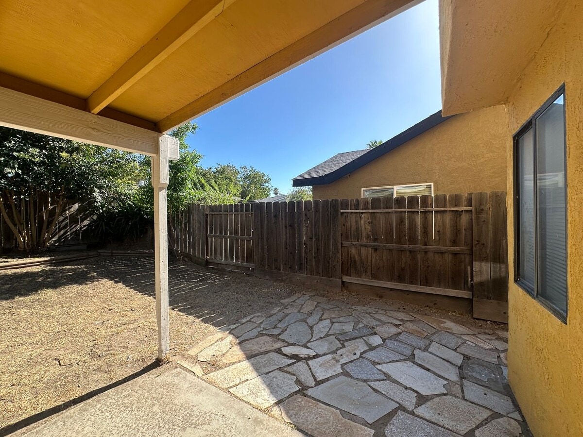 Photo - 2036 Sheldon Dr
