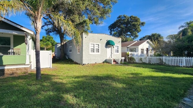 Photo - 2711 14th Ave N