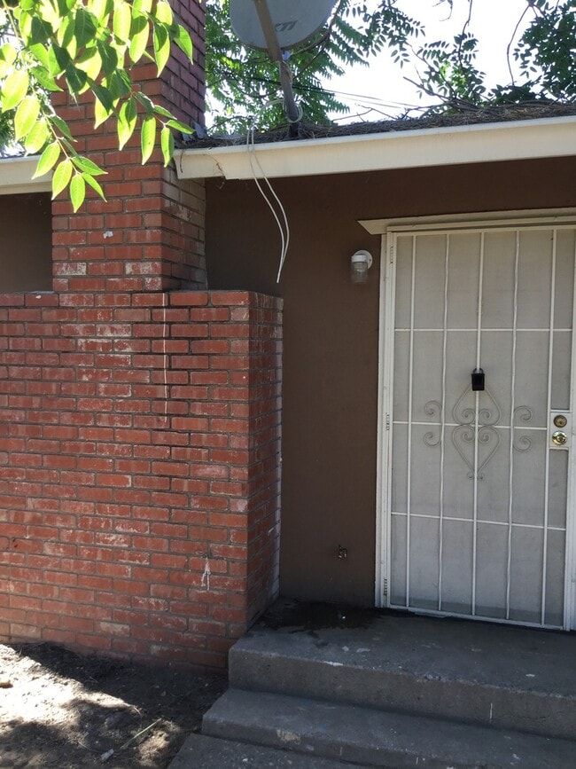 Building Photo - GIL560 Unit 3 Rental