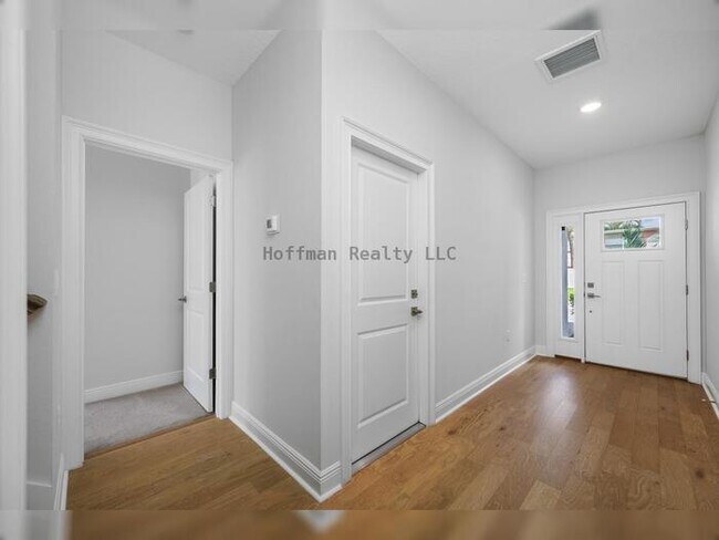 Photo - Luxury-Inspired Townhome Living in the Heart of South Tampa