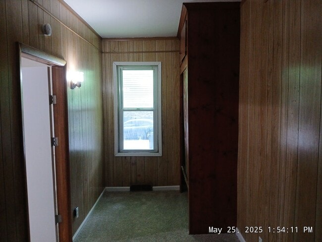 Building Photo - 119 Everett St Rental