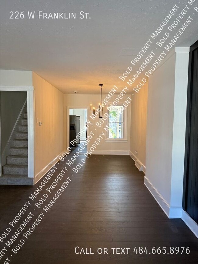 Photo - 226 W Franklin St