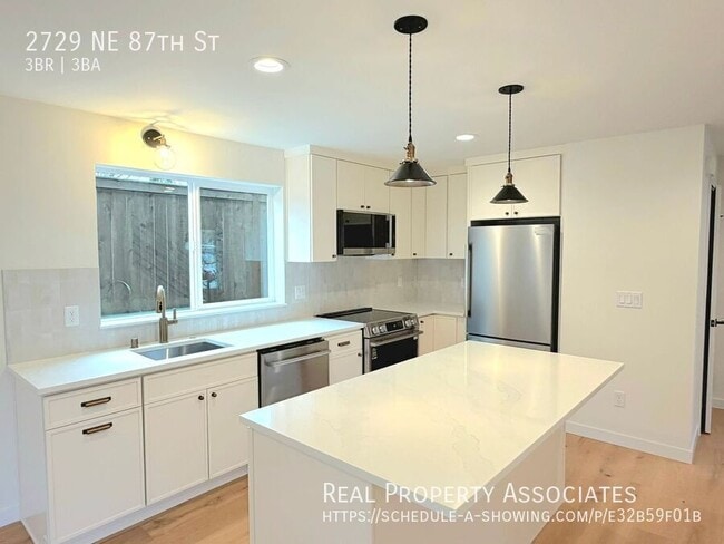 Photo - 2729 NE 87th St