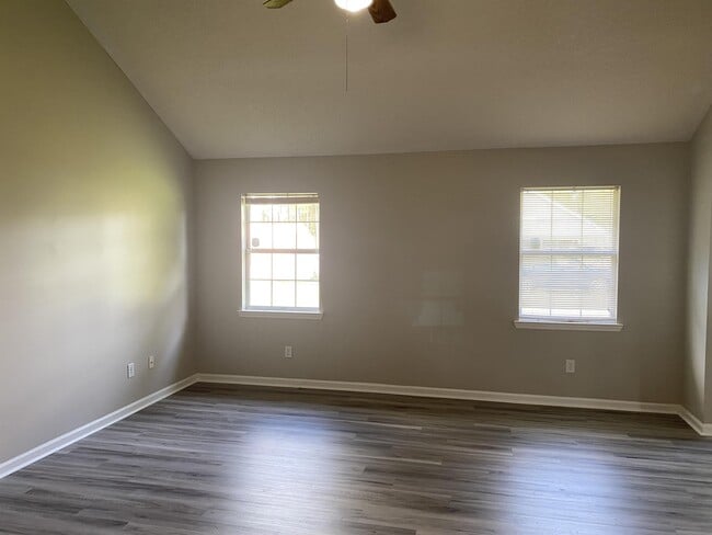 Photo - 293 Kenny Dr