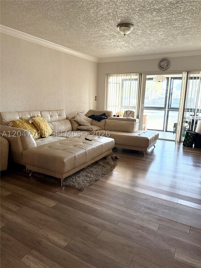 120 Lakeview Dr Unit 114