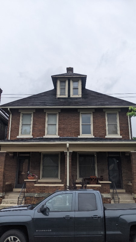 Photo - 463 Elsmere St
