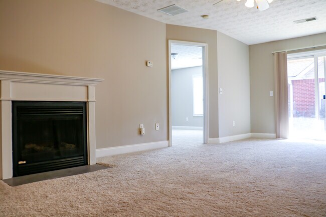 Photo - 322 Tara Commons Cir