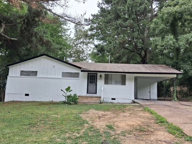 Building Photo - 1527 Maria Dr