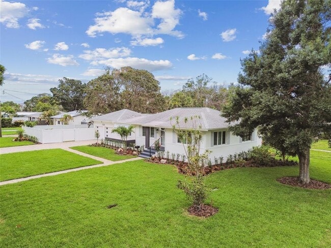 Photo - 7224 Park St S