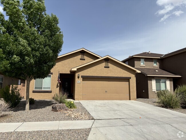 Building Photo - 3012 Tierra Dorado Dr SW Rental