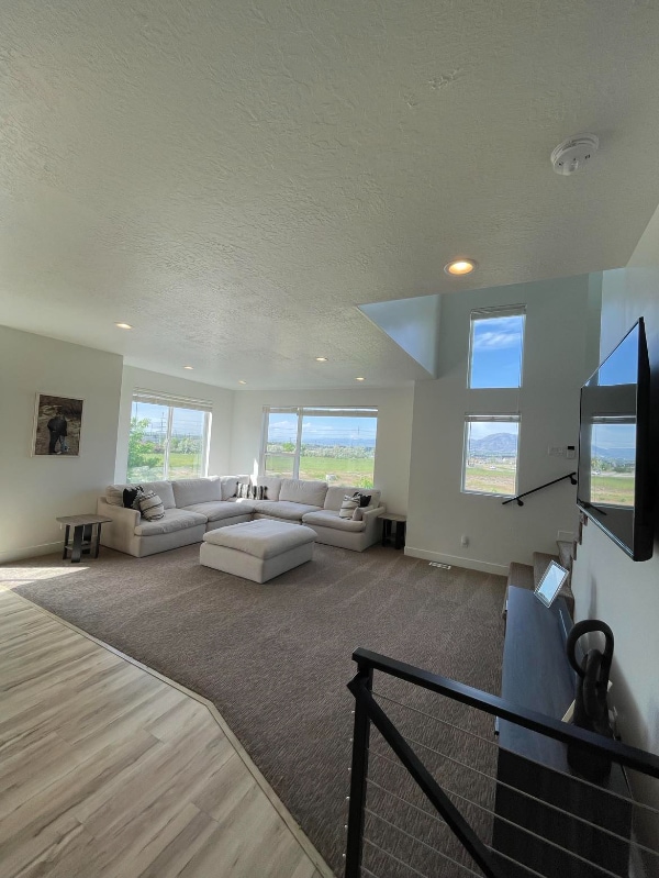584 Lewski Ln