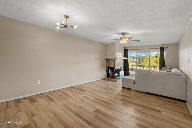 Photo - 4800 N Stanton St