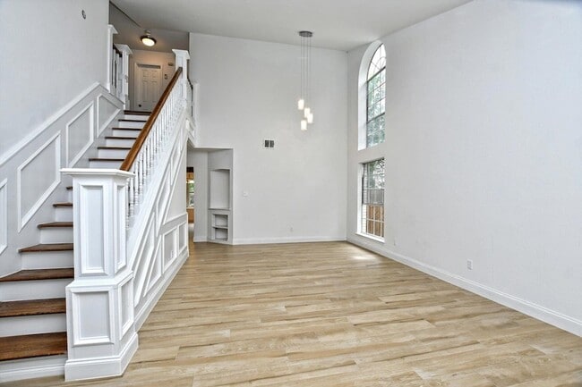 Photo - 17607 Klamath Falls Dr