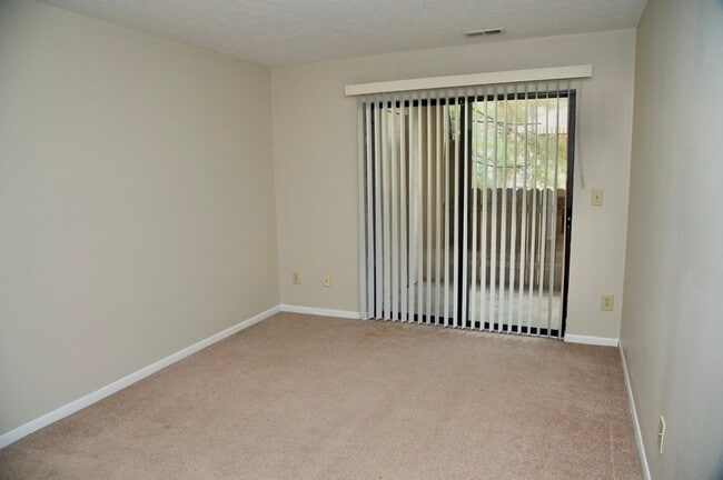 Photo - 2245 Hedgerow Road Unit B