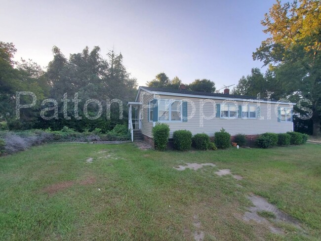 Building Photo - 700-702 S. Edisto Ave. - Inside CoC - R112... Unit 700