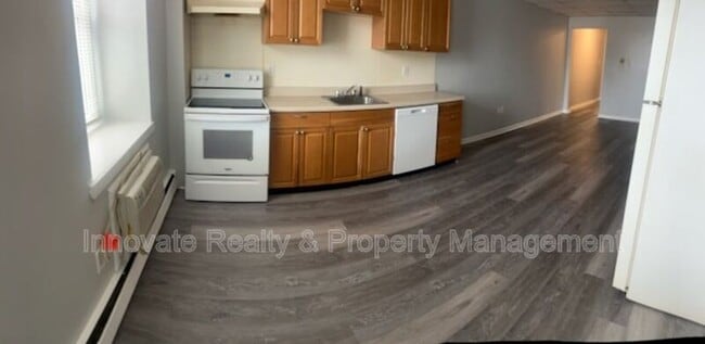 Building Photo - 29 Logan Ave