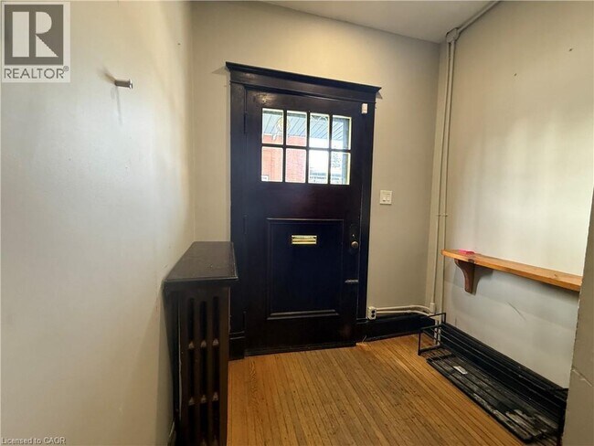 Photo - 288 Frederick St