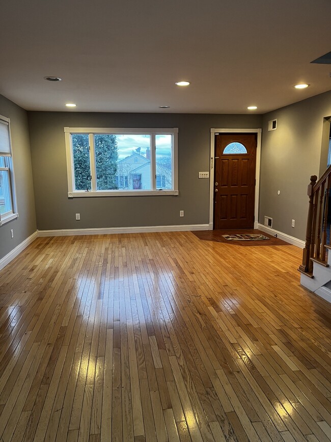 Photo - 280 S Boulevard