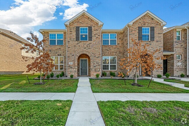 Building Photo - 2022 3-bed 2.5-bath Townhome in Mesquite!