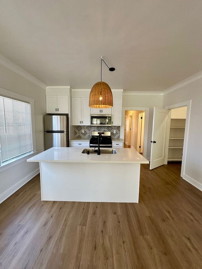 Photo - Nestled in the vibrant heart of Los Angeles, CA. This 2 Bedroom 2 Bath Won't Last Long! Unit 2616 1/2