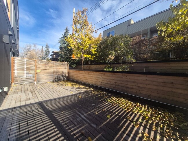 Building Photo - 2502 16A St SW